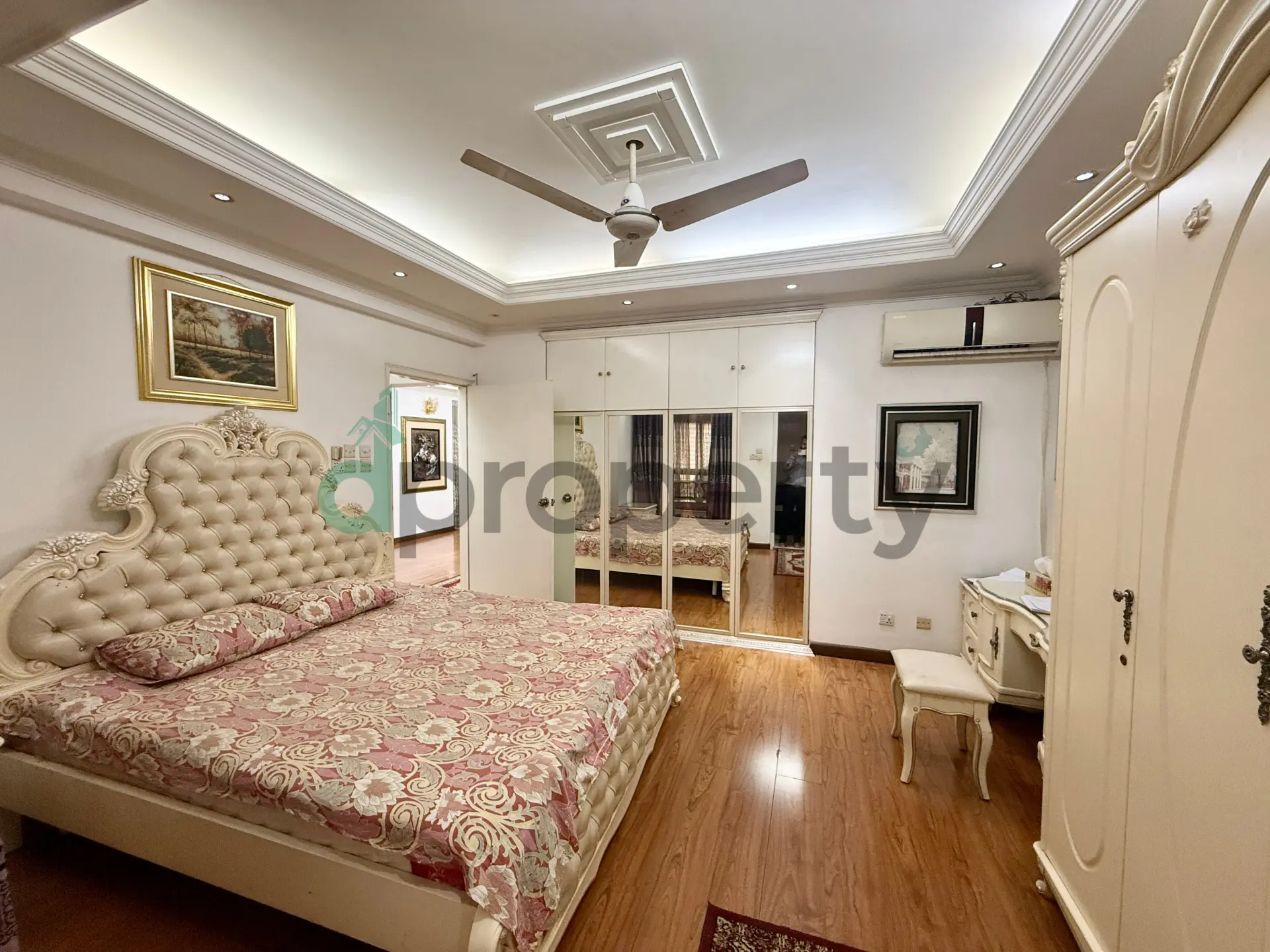 2300 SFT Luxurious Fully Furnished South Face Apartment 3rd Floor for Rent at Bashundhara R/A