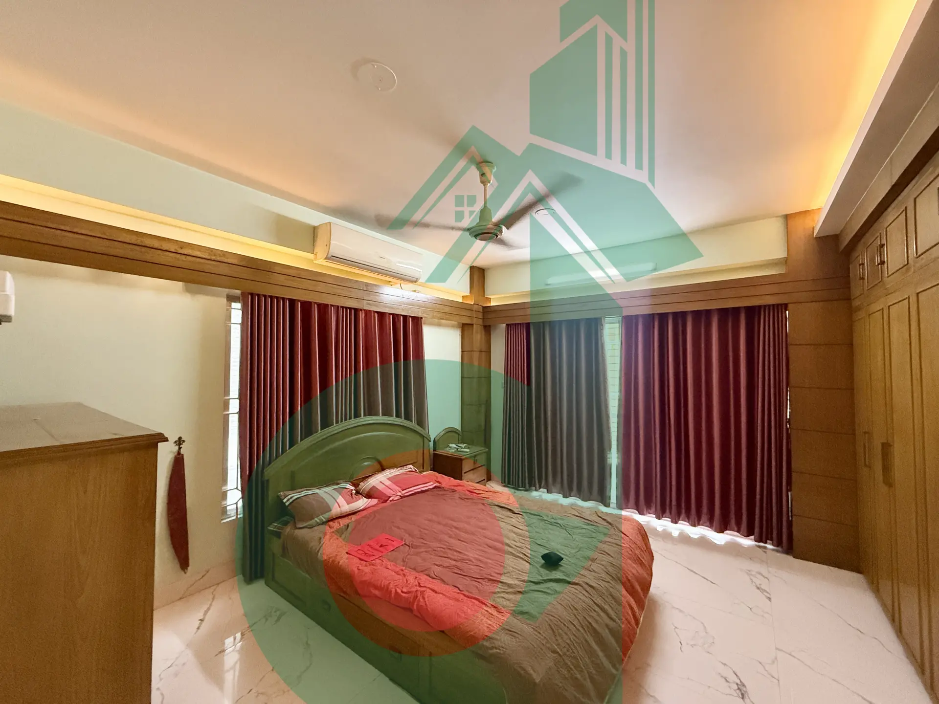 2700 SFT Luxurious Fully Furnished South  Flat Rent 3rd floor at Bashundhara R/A - Gallery Image