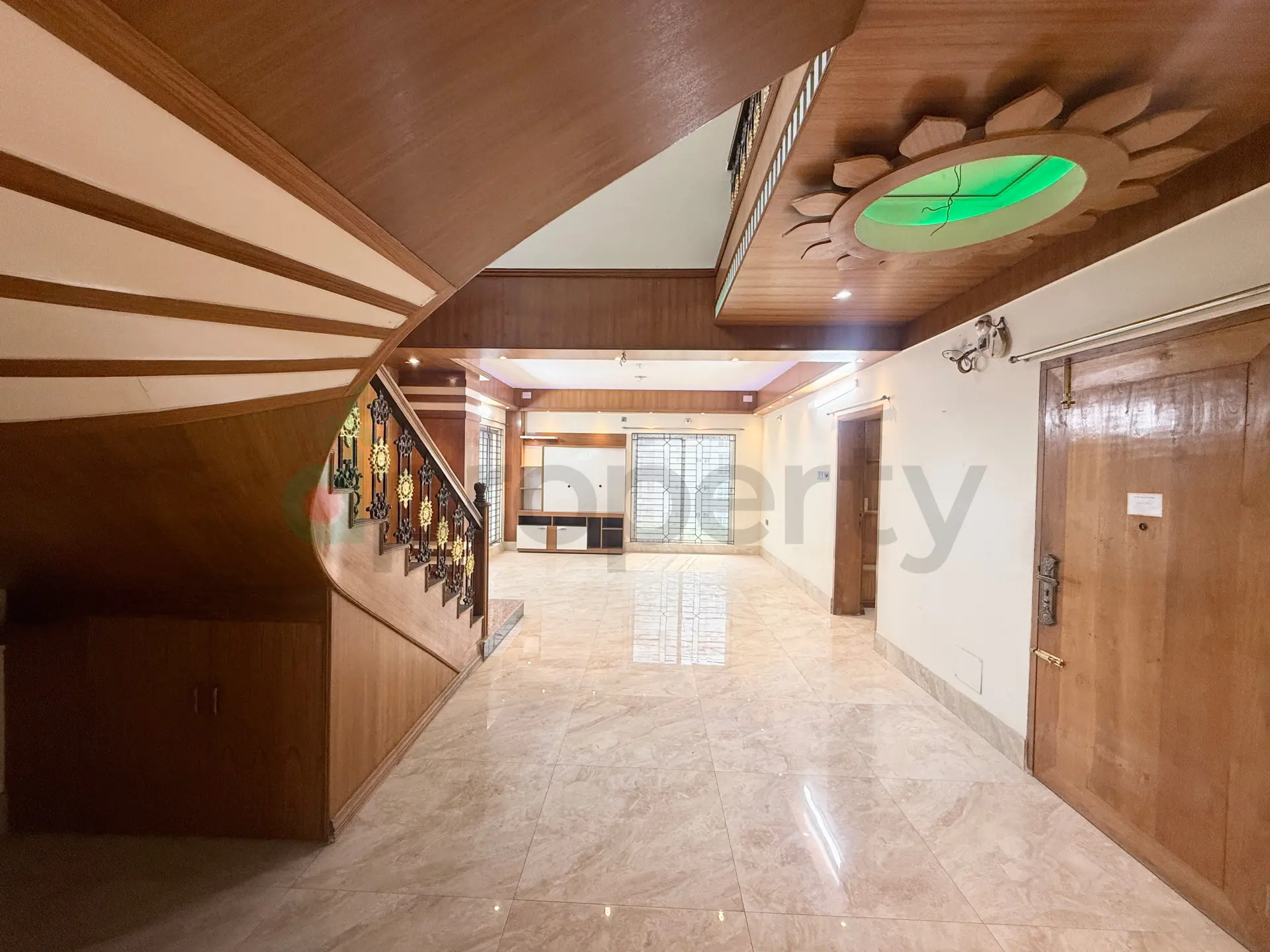 3200 SFT Luxurious Semi Furnished Duplex South Face Flat Rent at Bashundhara R/A - Gallery Image