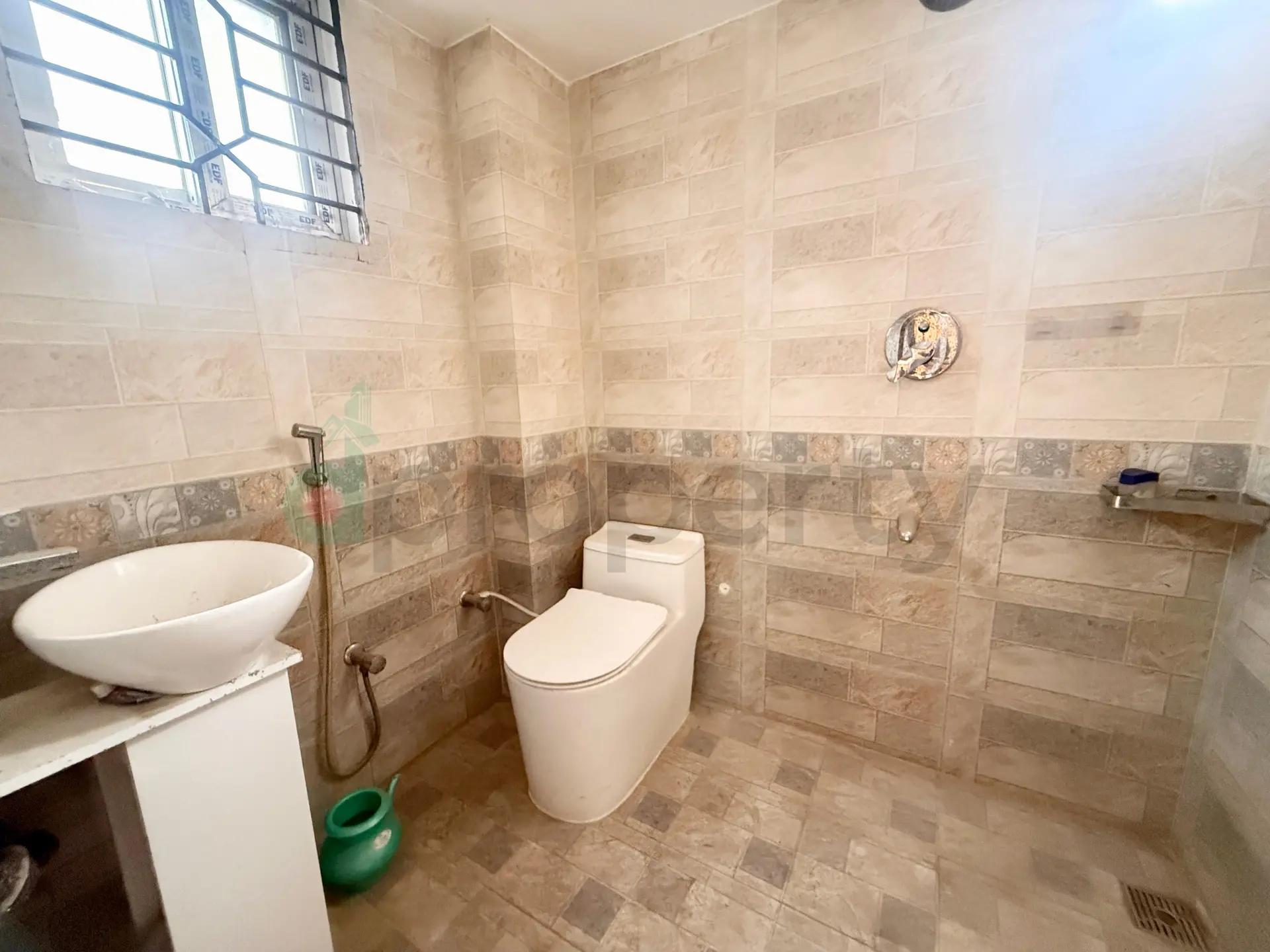 3200 SFT Luxurious Semi Furnished Duplex South Face Flat Rent at Bashundhara R/A - Gallery Image