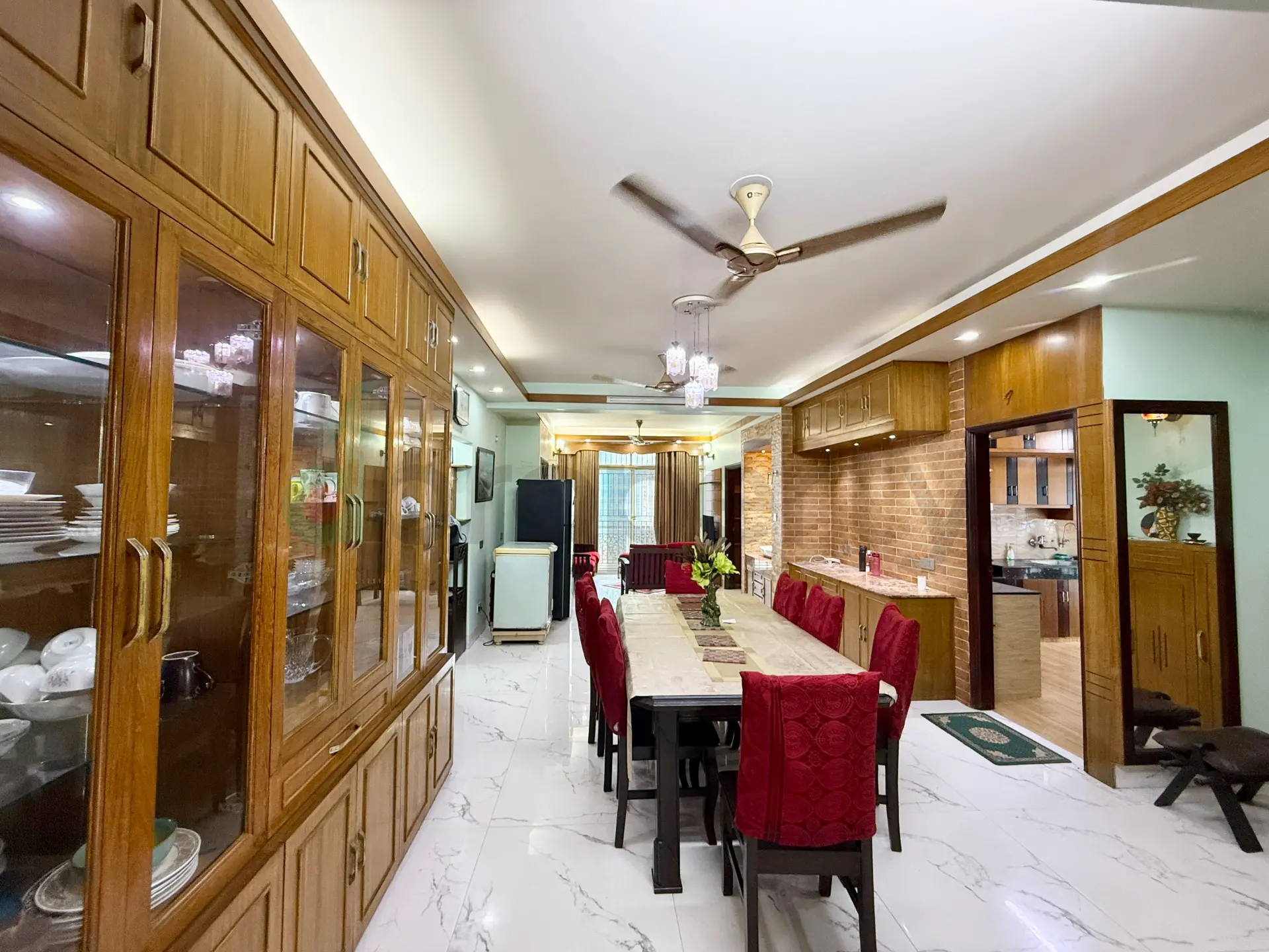 2700 SFT Luxurious Fully Furnished South  Flat Rent 3rd floor at Bashundhara R/A
