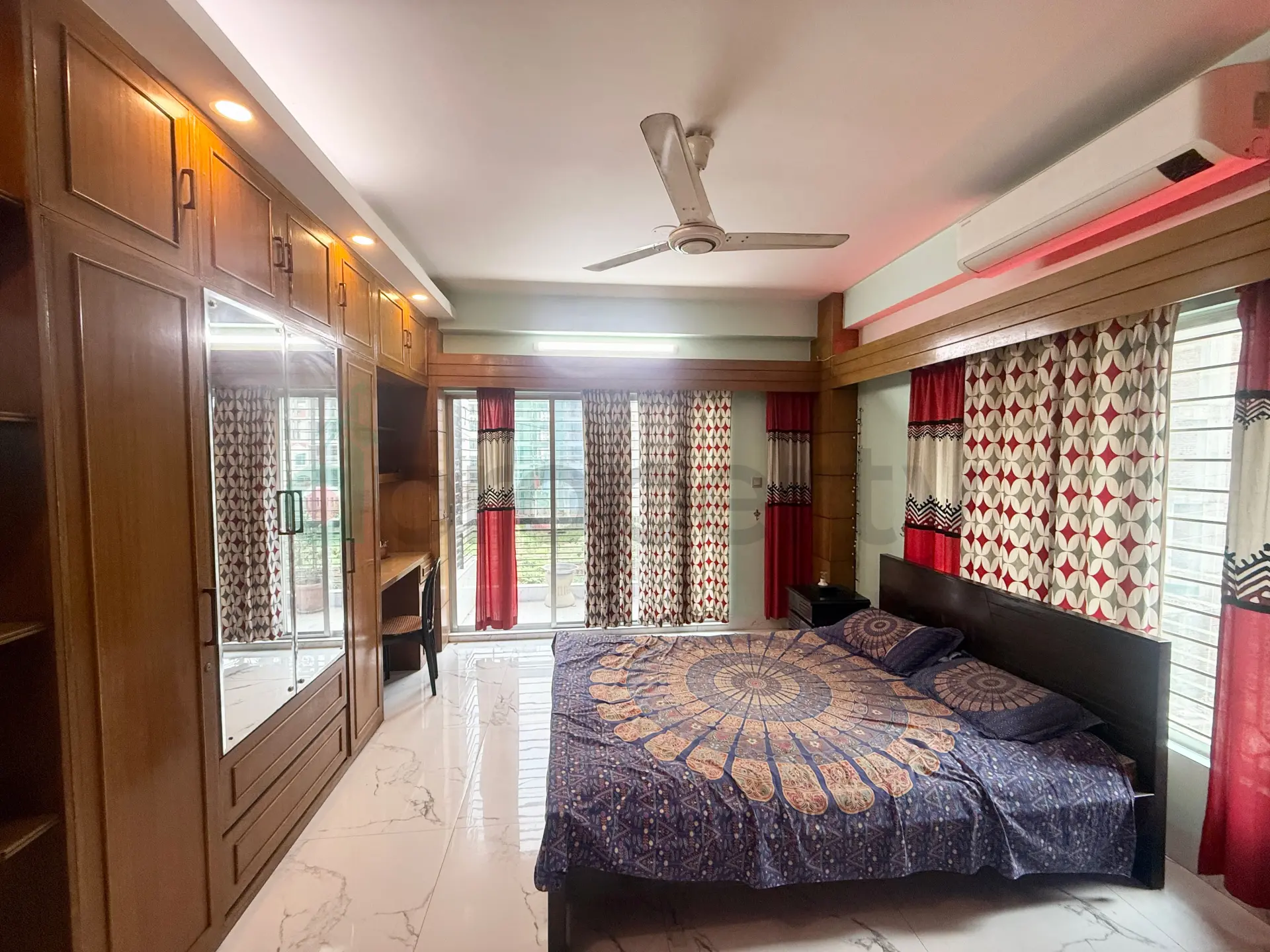 2700 SFT Luxurious Fully Furnished South  Flat Rent 3rd floor at Bashundhara R/A