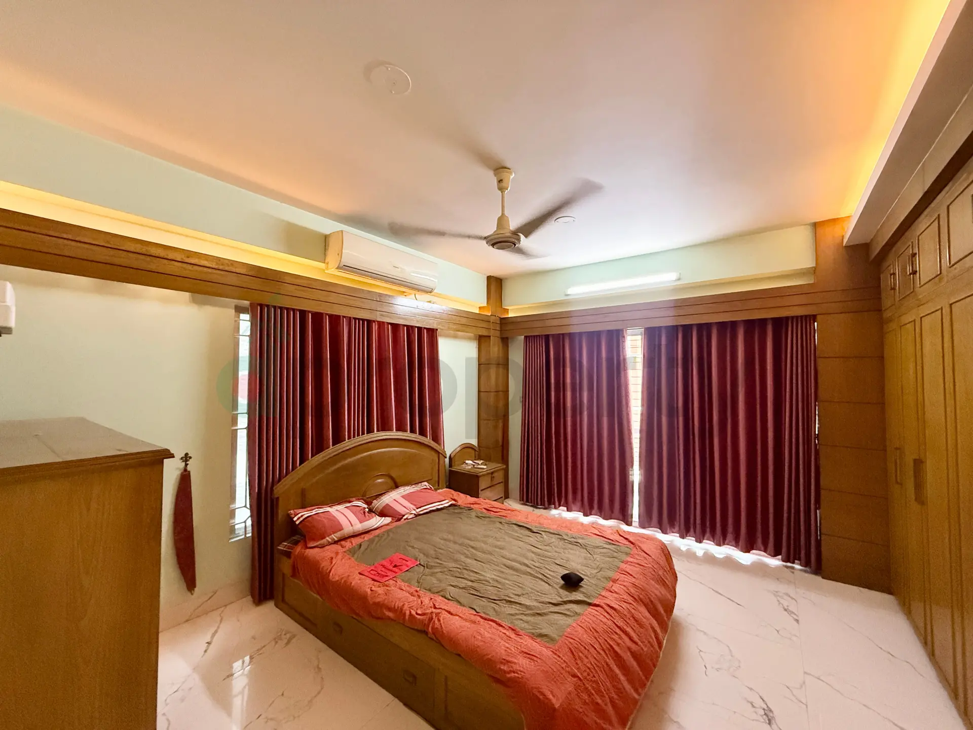 2700 SFT Luxurious Fully Furnished South  Flat Rent 3rd floor at Bashundhara R/A