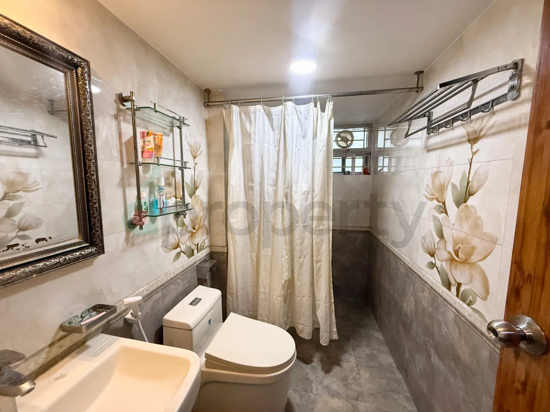 2700 SFT Luxurious Fully Furnished South  Flat Rent 3rd floor at Bashundhara R/A