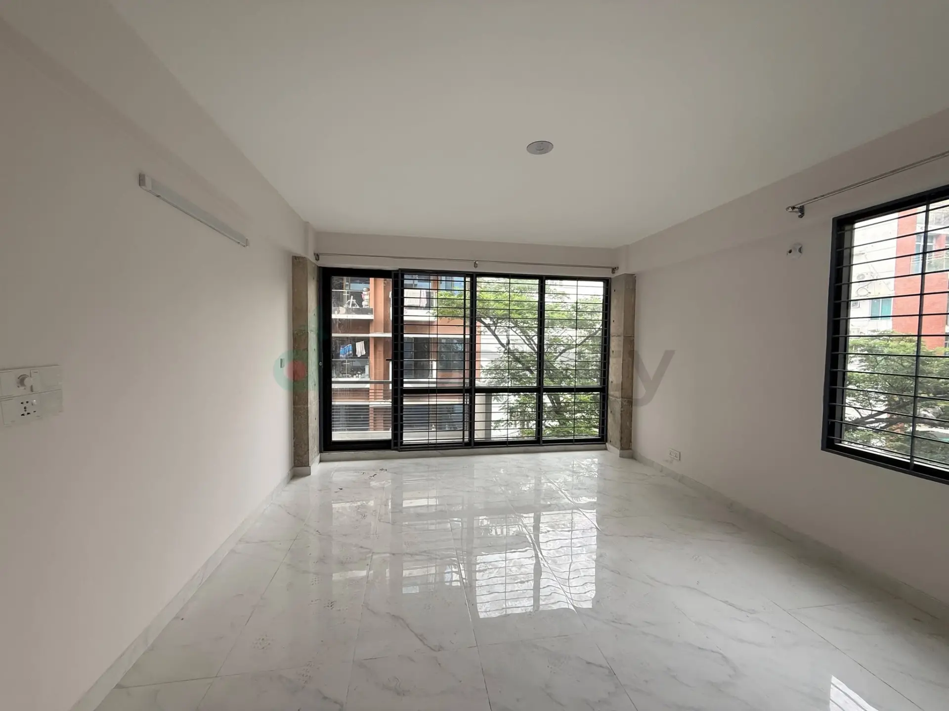 2000 SFT Luxurious Semi Furnished Fair Face Flat Rent at Bashundhara R/A