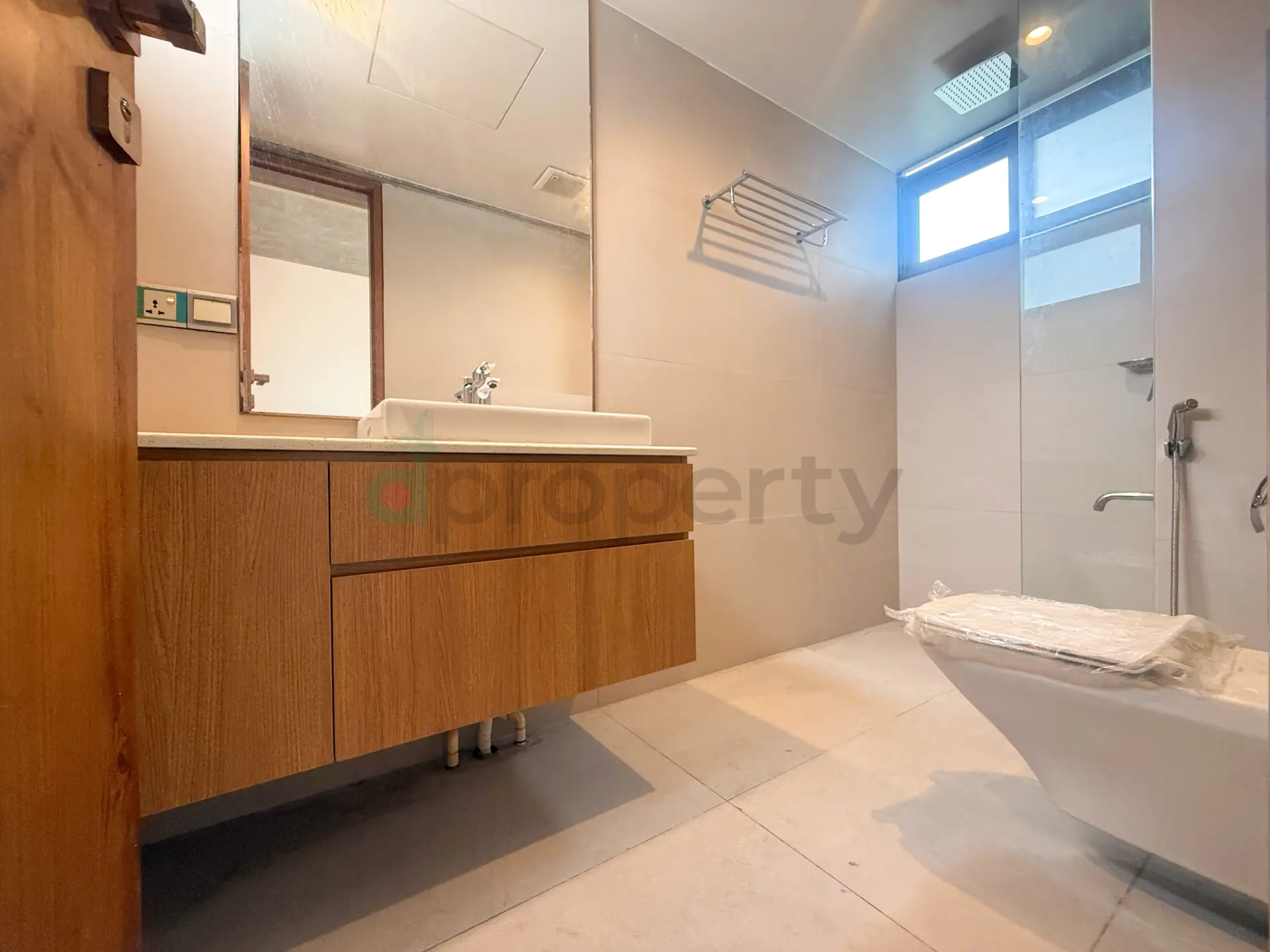 2600 SFT Brand New Semi Furnished Fair Face Building Apartment Rent at 4th Floor Bashundhara R/A - Gallery Image