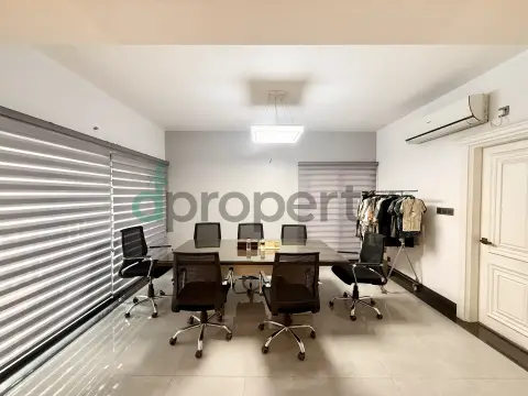 2500 SFT Full Furnished Office rent at First Floor