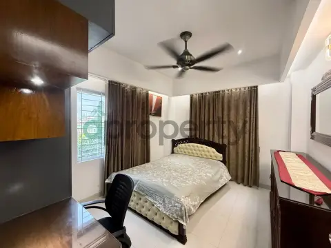 2200 SFT Luxurious Full Furnished Flat rent at 6th Floor at Banani