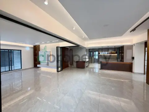 3500 SFT Luxurious Brand New Semi Furnished South West Corner Flat Rent