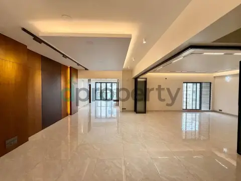 3500 SFT Luxurious Brand New Semi Furnished South West Corner Flat Rent