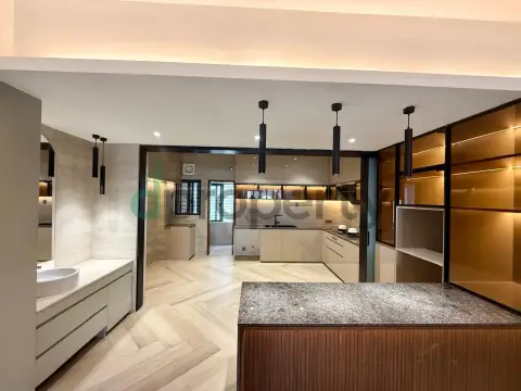 3500 SFT Luxurious Brand New Semi Furnished South West Corner Flat Rent