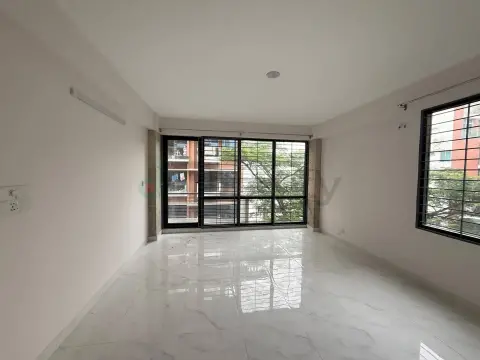 2000 SFT Luxurious Semi Furnished Fair Face Flat Rent at Bashundhara R/A